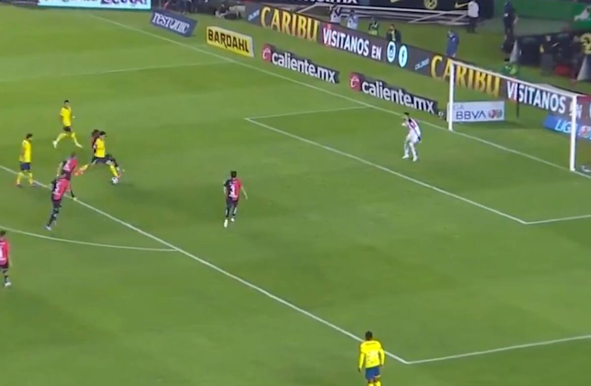 se estrenó con un golazo con la camiseta del América.