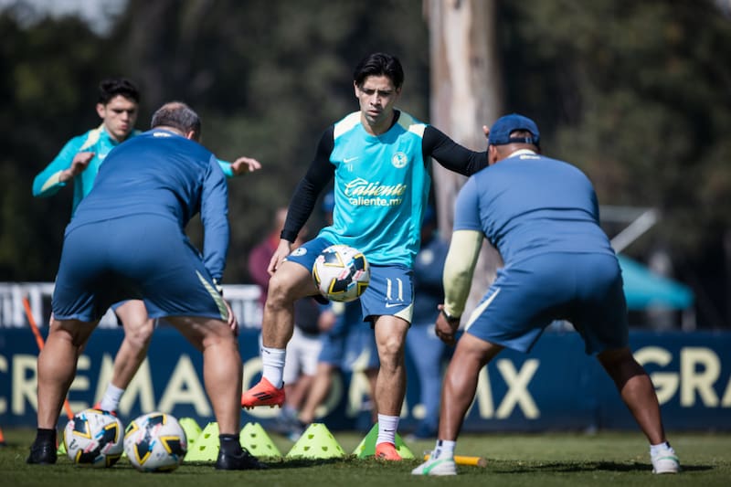 Víctor Dávila sí podría ser de la partida en la ida de semifinales de la Liga MX ante el Cruz Azul, que se juega la noche de este jueves. (Foto: @ClubAmerica)