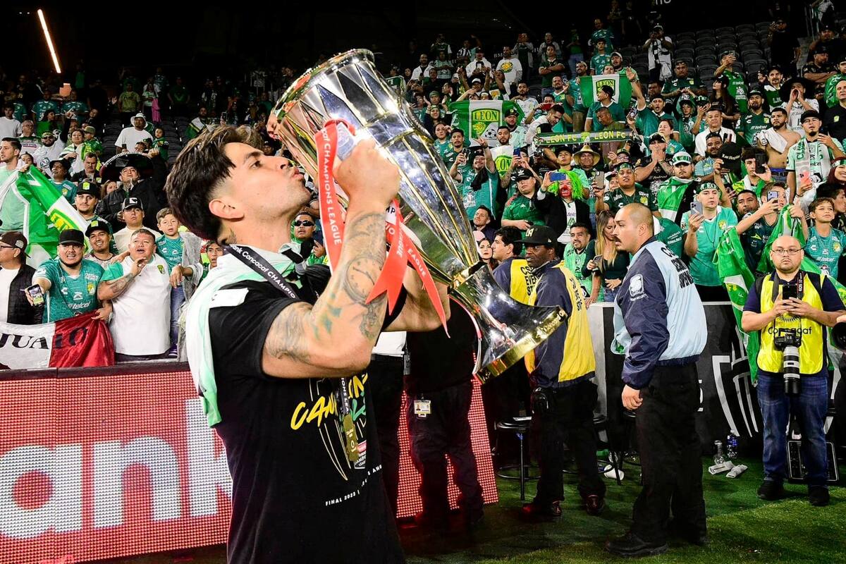 Víctor Dávila celebrando la Concachampions de 2023.