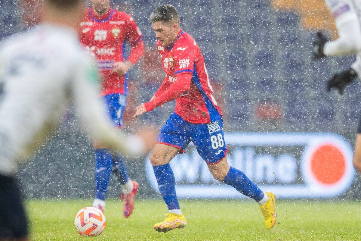 Víctor Felipe Méndez fue titular y jugó todo el encuentro.