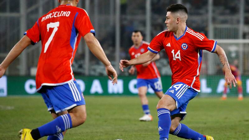 Es la obsesión de Jorge Almirón: el millonario sueldo que Colo Colo le deberá pagar a Víctor Méndez