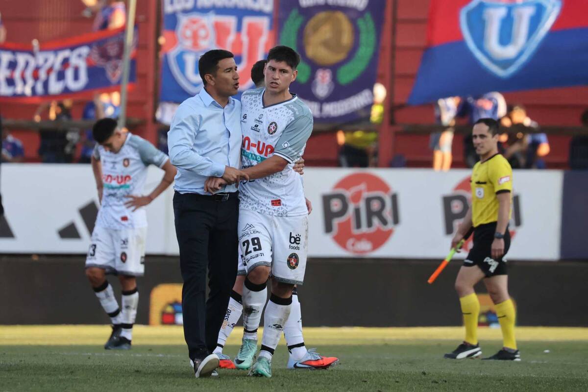 Entrenador de Deportes Limache. Foto: Agencia Aton