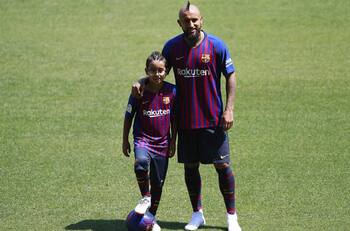 Hijo de Arturo Vidal es amenazado de muerte por redes sociales