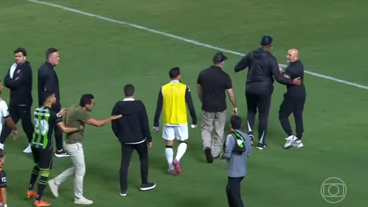 VIDEO | A Sampaoli lo provocaron por su estatura y quedó la grande en pleno partido