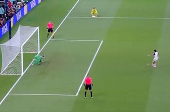 VIDEO | El polémico penal que dejó a Erick Pulgar sin título: Flamengo pierde la Intercontinental frente al PSG