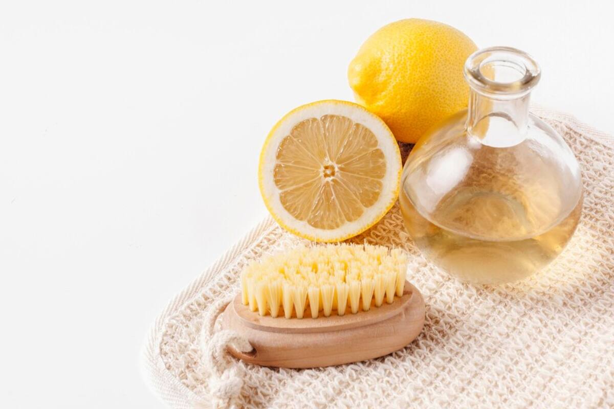 Aunque no lo creas, hay muchas formas de usar este producto que seguramente tienes en tu despensa para la limpieza de la casa. Créditos: Freepik.