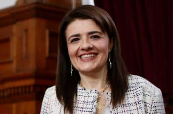 ¿Quién es Verónica Sabaj?: La ministra que cayó por sus vínculos con Luis Hermosilla