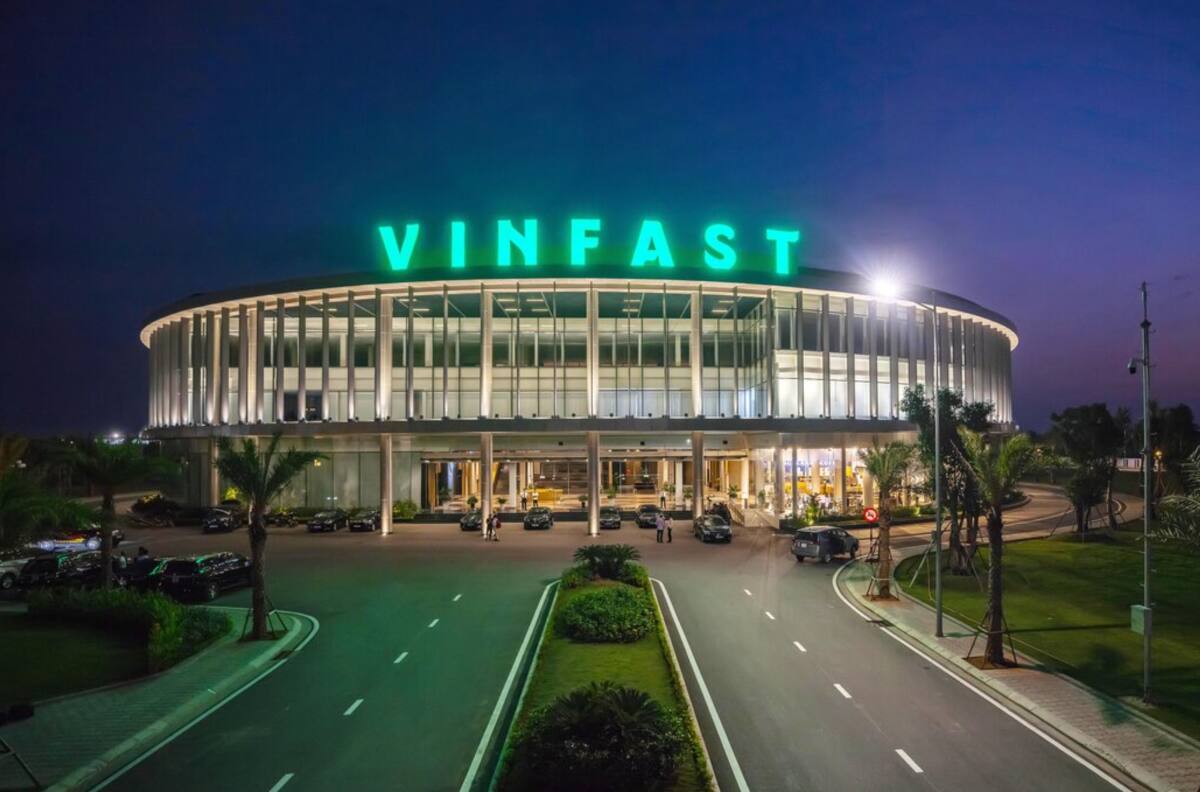 Marca vietnamita de autos obligaba a los trabajadores a dormir en la fábrica para acelerar producción