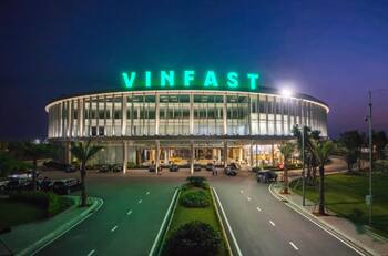 Marca vietnamita de autos obligaba a los trabajadores a dormir en la fábrica para acelerar producción