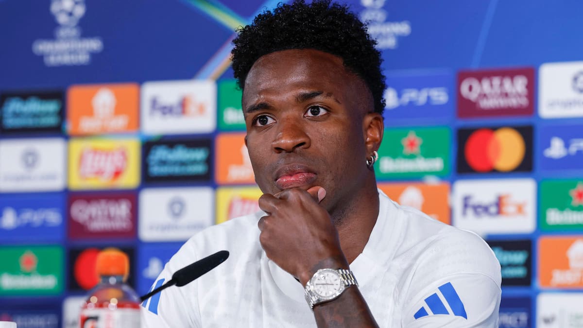 ¿Qué te pasó Vini? Quiso mandarle un romántico mensaje a su novia pero cometió terrible error: “Pedazo de mie…”