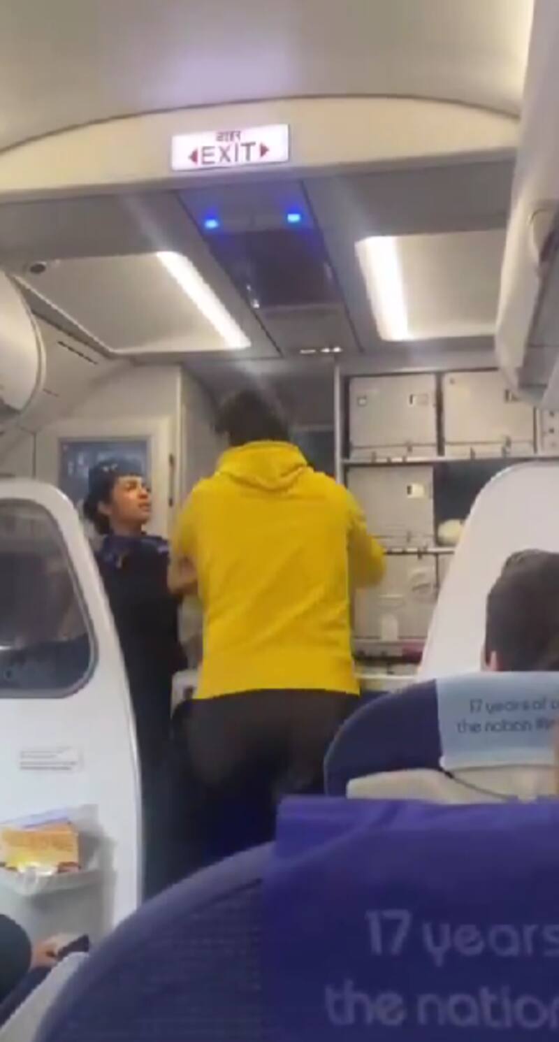 El violento episodio en India quedó grabado. Créditos: @aviationbrk