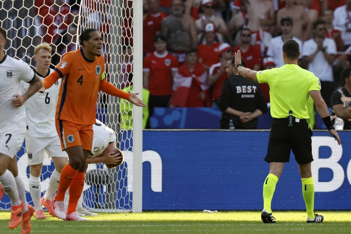 El neerlandés fue titular en los 3 cotejos de fase de grupos. EFE/EPA/ROBERT GHEMENT