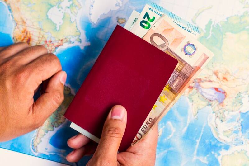En algunos países, los chilenos pueden postular hasta los 36 años.