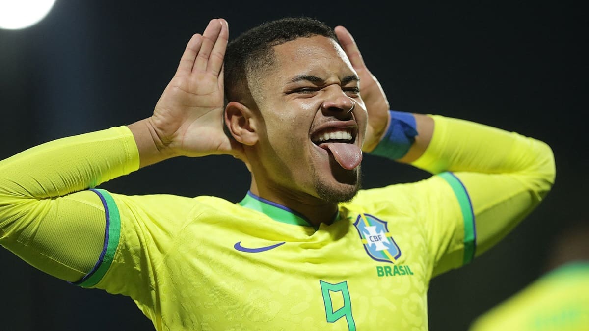 Vitor Roque se lució en amistoso de Brasil Sub-20.