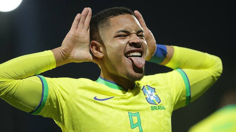 Vitor Roque con Brasil Sub-20.