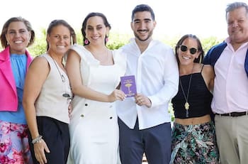 Vivi Kreutzberger celebra el matrimonio civil de su hija Sharon Numhauser con su pareja, Joel Vainstein