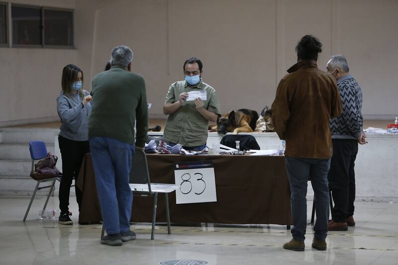 Revisa si fuiste seleccionado como reemplazo. Créditos: ATON