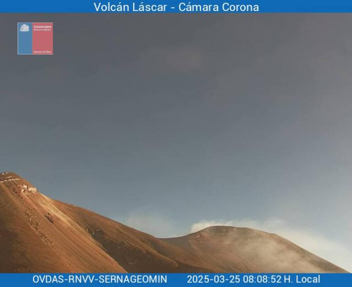 El macizo ubicado en las cercanías de San Pedro de Atacama podría generar explosiones menores. Foto: Sernageomin