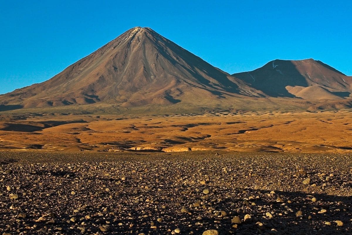Es una estructura geológica de casi 6.000 metros de altura.
Créditos: San Pedro de Atacama Travel.