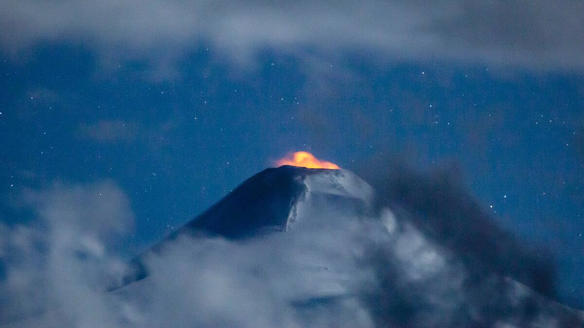 Nueva explosión en Volcán Villarrica: SENAPRED monitorea alerta amarilla en cuatro comunas del país