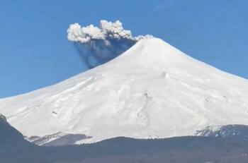VIDEO | Alerta por pulso de ceniza en Volcán Villarrica