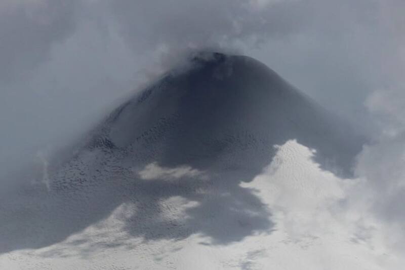 Revisa las imágenes de cómo se ve actualmente el Volcán Villarrica desde el aire.