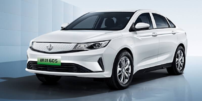 Con una autonomía de 415 kms y una potencia equivalente a los 134 HP se presenta el sedán de Voltera