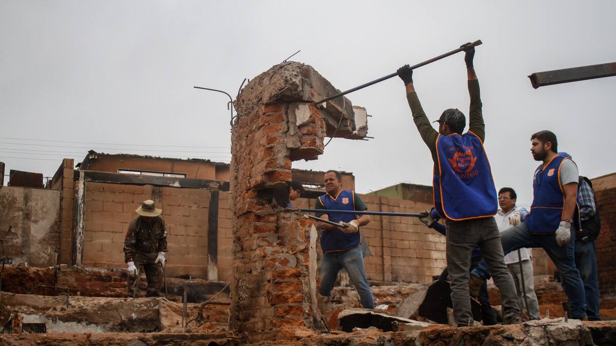 Se buscan voluntarios para la reconstrucción de las casas afectadas por lo incendios