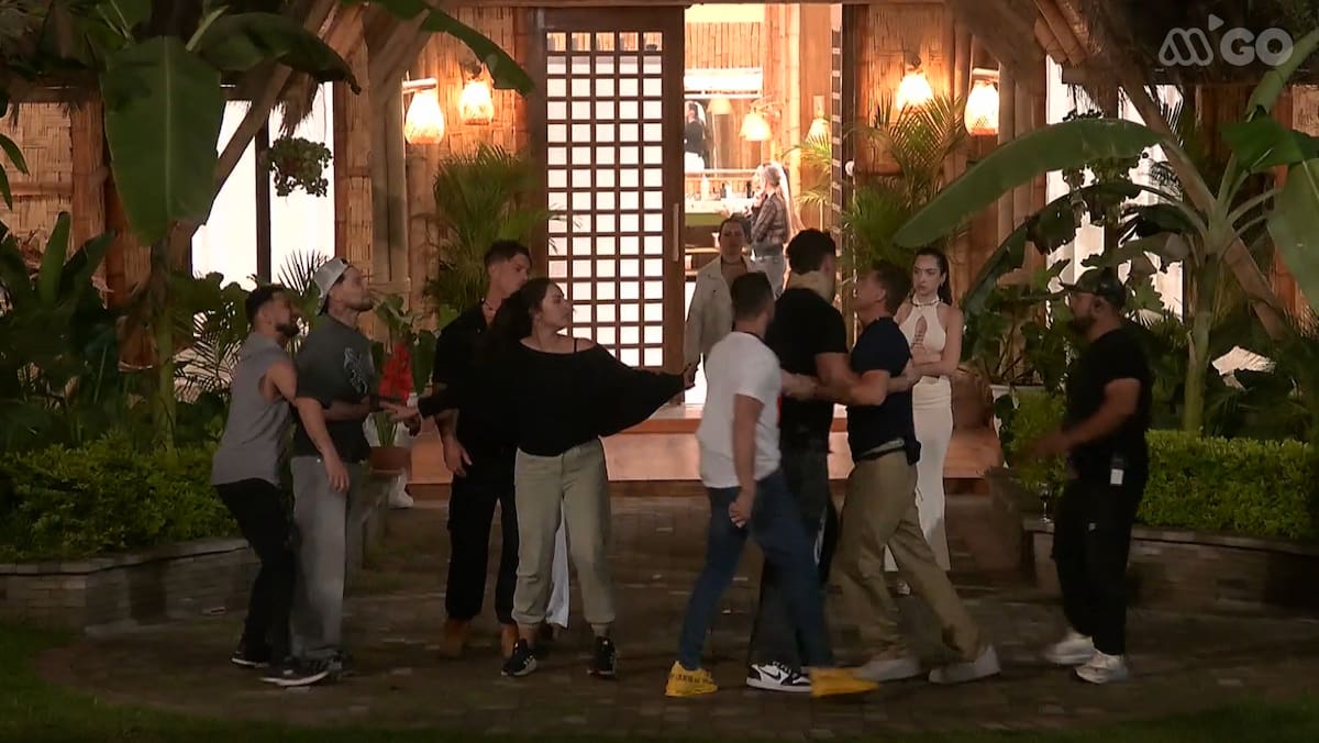 Una productora tuvo que salir a mediar en la pelea. Foto: Reproducción MegaGo.