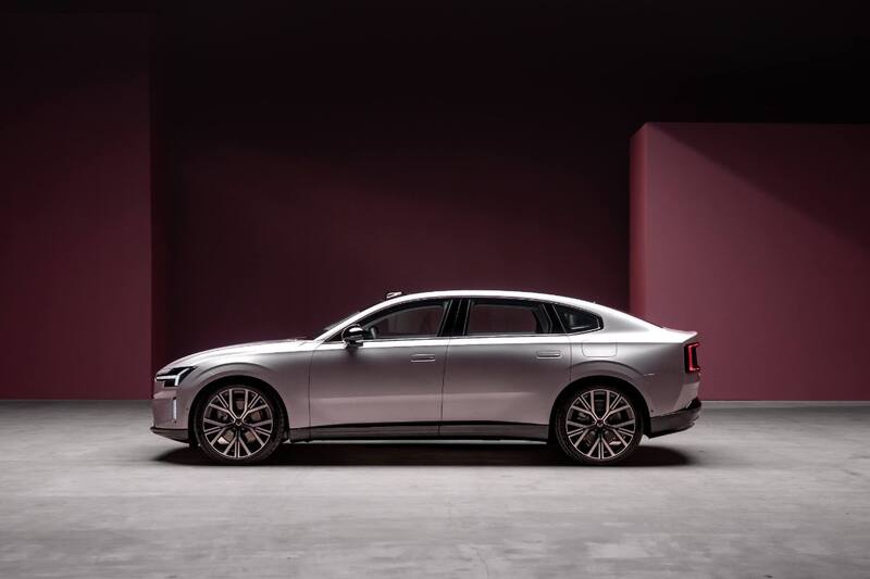 Volvo presentó el nuevo eléctrico ES90
