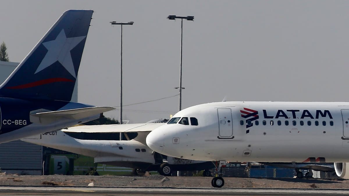 Pasajeros estudian demandar a Latam por grave incidente en vuelo Sídney-Santiago
