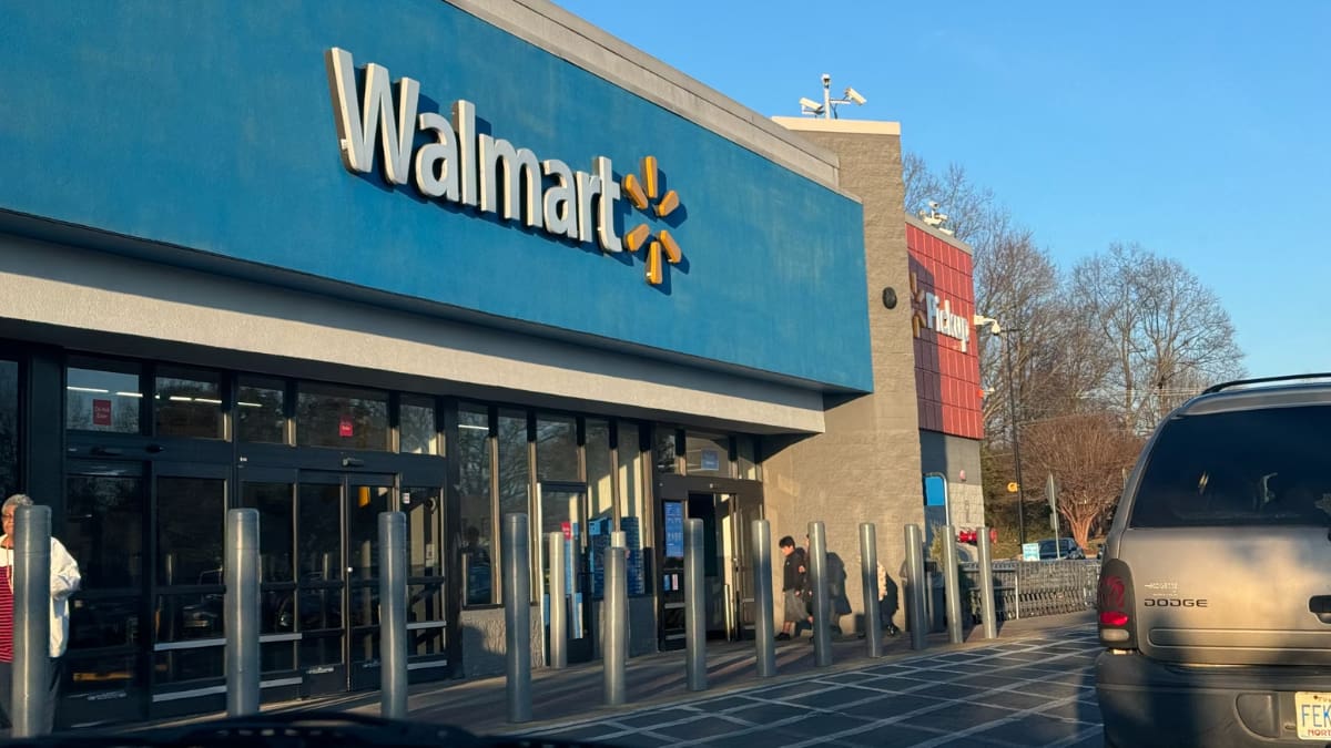 Walmart Chile en jaque: trabajadores piden $500 mil de indemnización por contratos irregulares