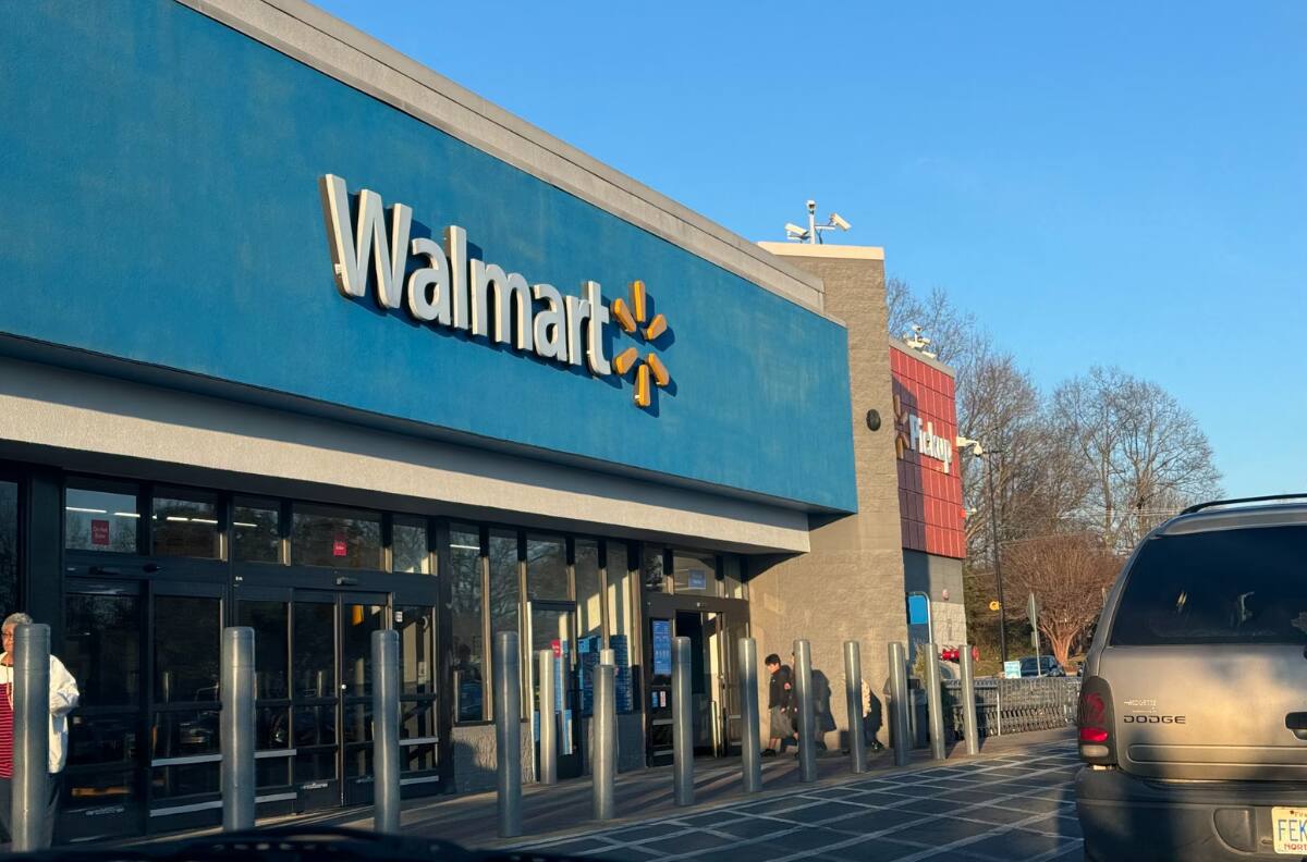 Walmart Chile en jaque: trabajadores piden $500 mil de indemnización por contratos irregulares