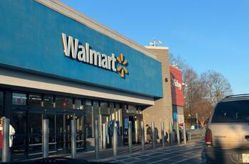 Walmart Chile en jaque: trabajadores piden $500 mil de indemnización por contratos irregulares