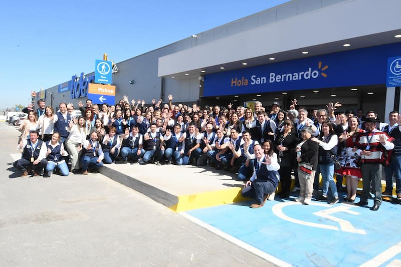 Son cientos los puestos de trabajo que ofrece Wallmart en sus locales a lo largo de todo Chile.
