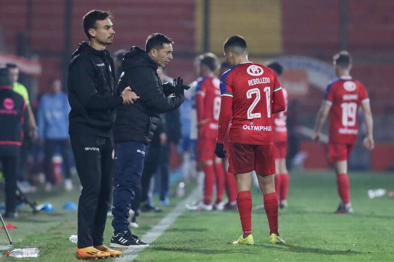 seguirá al mando del primer equipo de Unión La Calera. Foto: Aton.