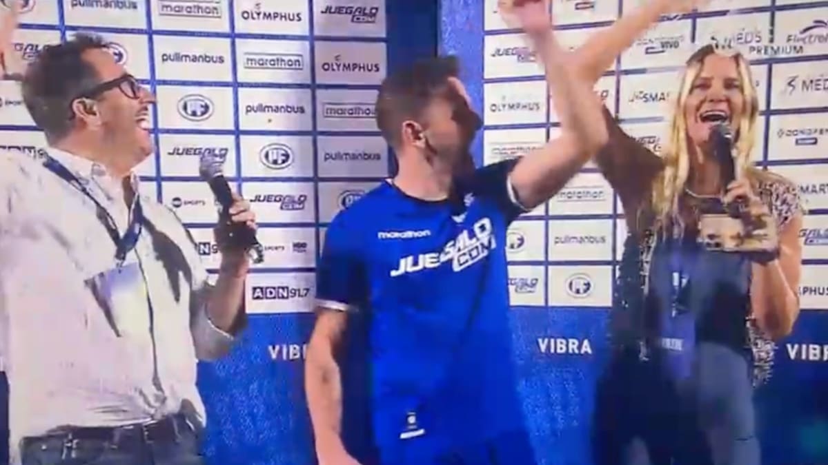 VIDEO | El cántico contra Colo Colo que Walter Montillo le pidió entonar a los hinchas de la U