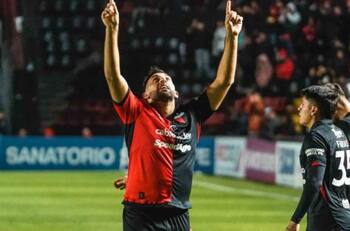 Podría estar en Colo Colo: el tremendo presente de Wanchope Ábila en Argentina, la obsesión de Gustavo Quinteros