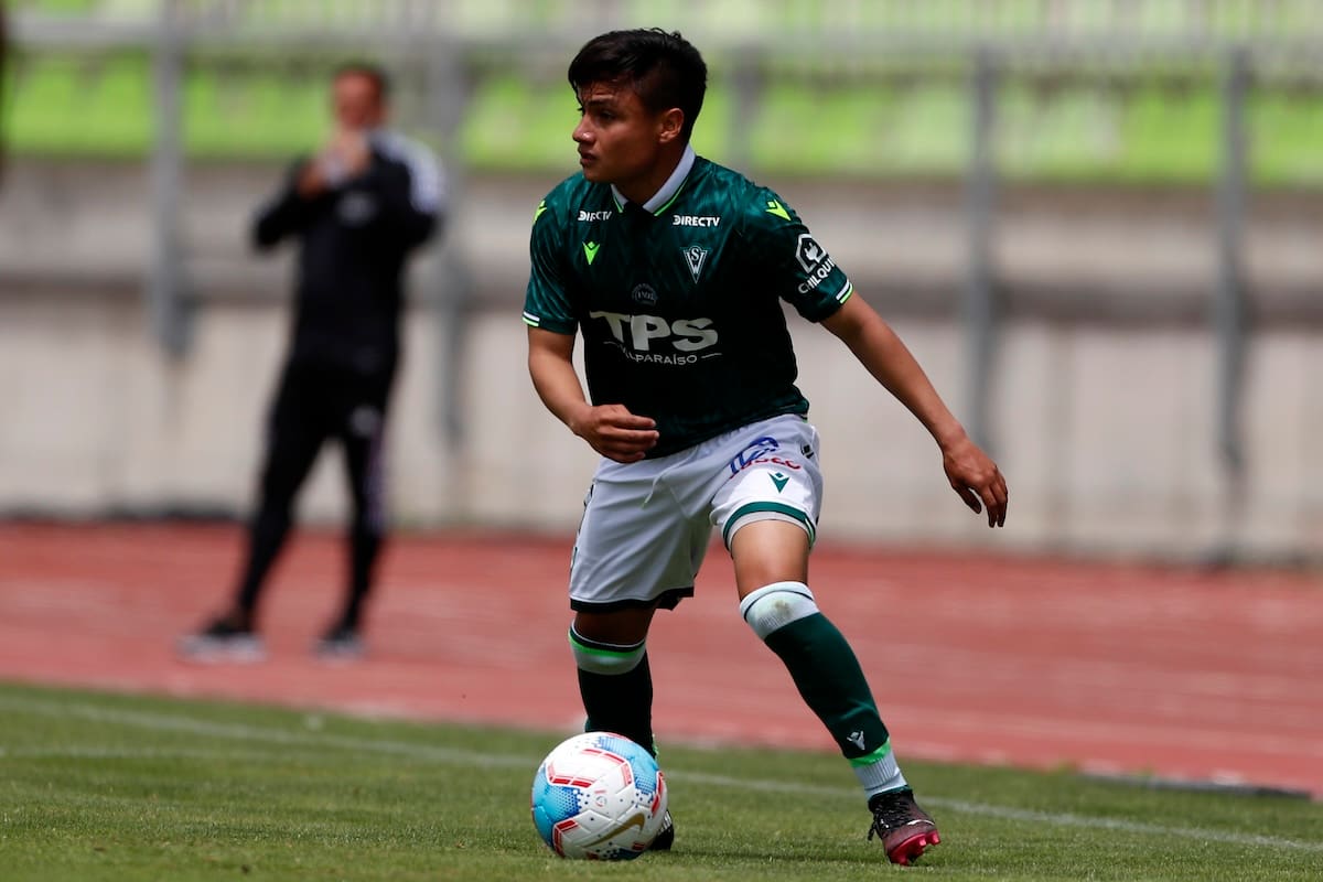 TPS vuelve a la camiseta de Wanderers.