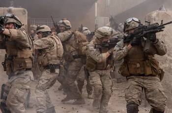 ¿De qué trata Warfare, la cruda película de guerra que está en boca de todos?