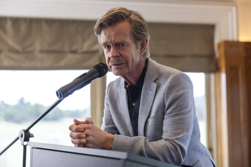 William H. Macy es parte del elenco.