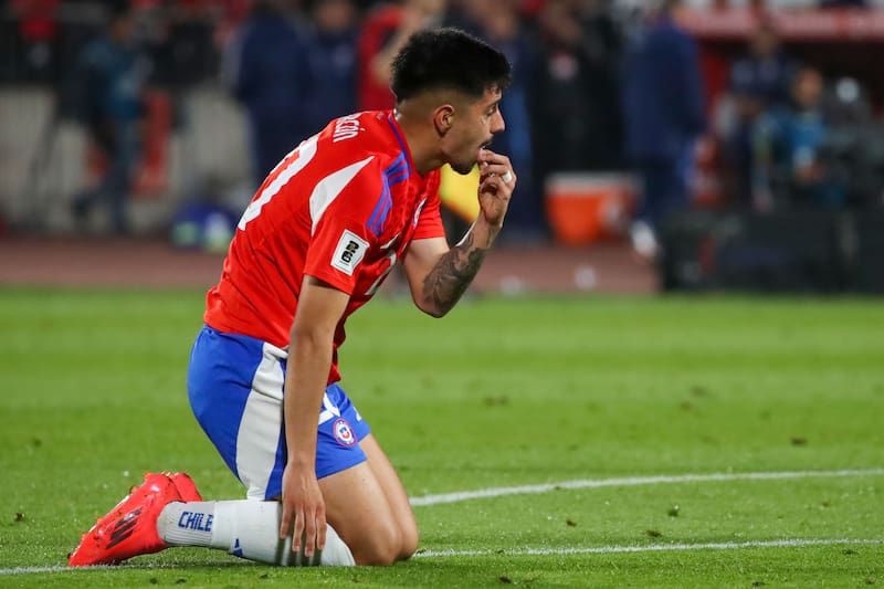 fue liberado de La Roja por lesión.