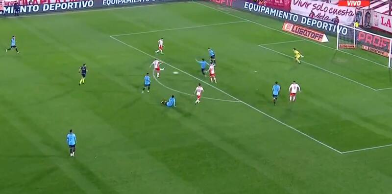 El volante nacional marcó un golazo en el fútbol argentino.