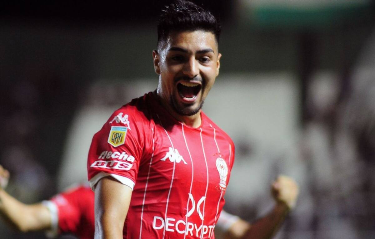 El chileno fichó por Boca Juniors tras su paso por Huracán