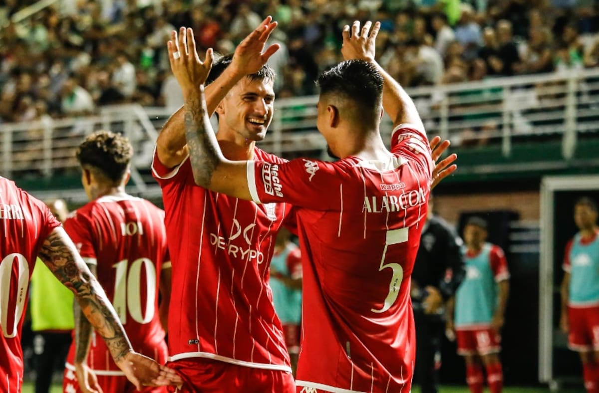 fue el dueño de todos los abrazos en el triunfo de su equipo ante el Taladro