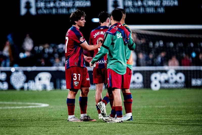 El atacante nacional ya debutó con el primer equipo de la SD Huesca en el ascenso de España.
