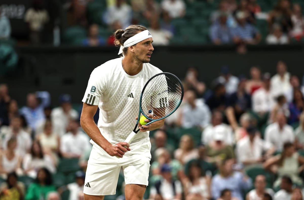 El toque de queda frena a Zverev en Wimbledon y lo obliga a esperar