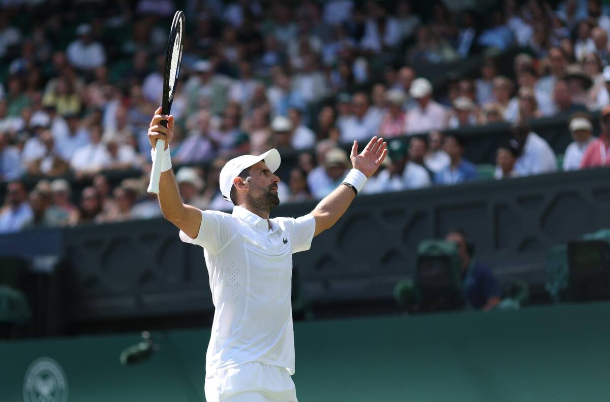 Novak Djokovic vence a Safiullin y vuelve a marcar un hito en la historia grande de Wimbledon