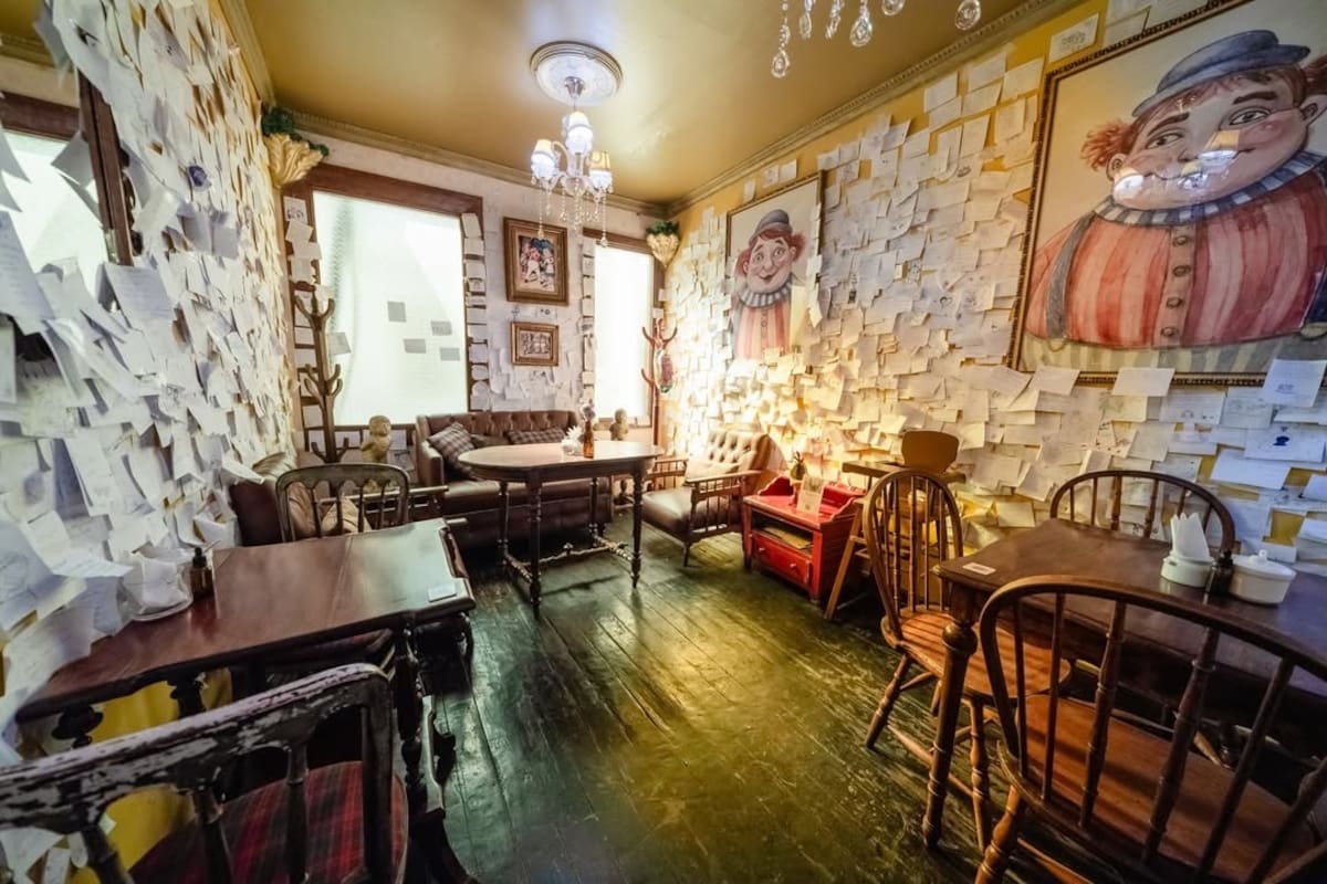 Un buen refugio para la lluvia en pleno barrio Lastarria. Foto: @wonderlandcafechile