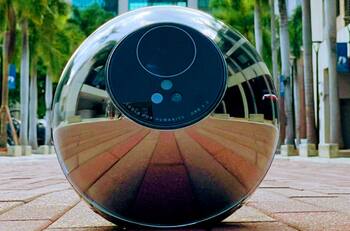 Empresa con Inteligencia Artificial fue prohibida en España y consigue clientes en Chile: ¿Qué se sabe?